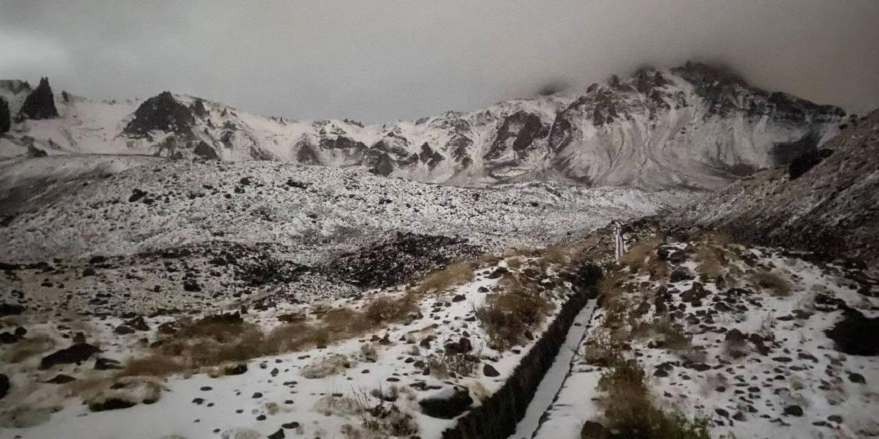 Erciyes Dağı'na mevsimin ilk karı yağdırıldı