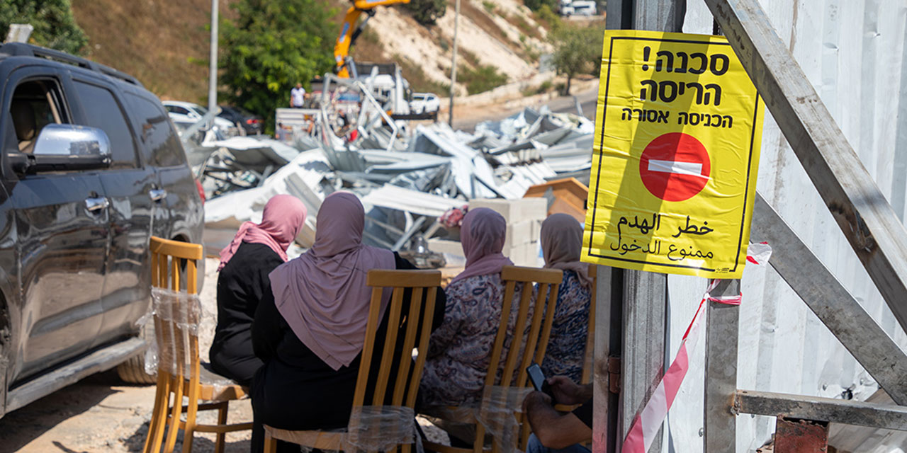 İşgalci İsrail, Filistinli 5 ailenin geçimini sağladığı yapıyı yıktı