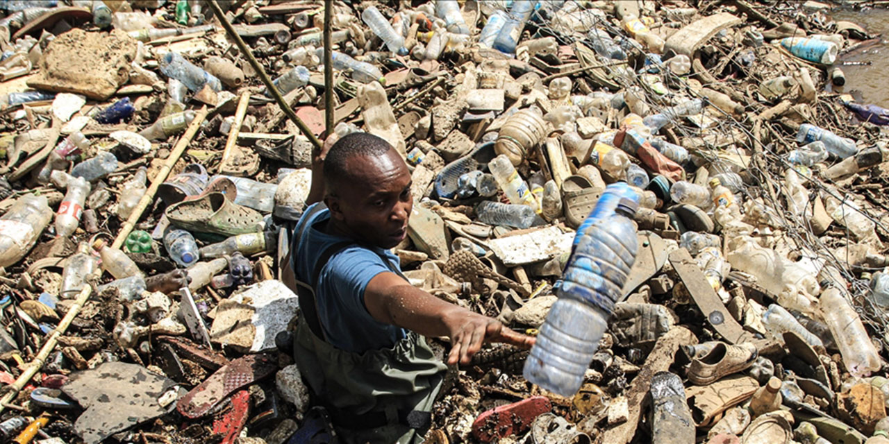 Ülkesinde plastik poşetleri yasaklatan Kenyalının yeni hedefi