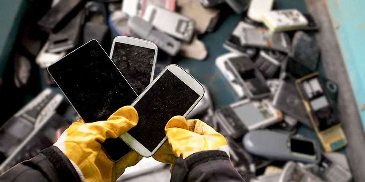 Bu da çağın israfı: 5,3 milyar cep telefonu çöpe atılacak