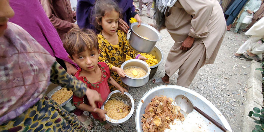 Afganistan'da açlık son 20 yılda yaşanan savaştan daha fazla ölüme sebep olabilir