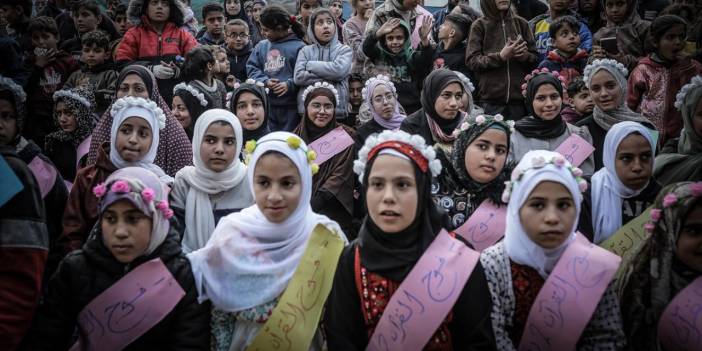 Gazze'de Kur'an ezberi yapan kız öğrenciler için tören yapıldı