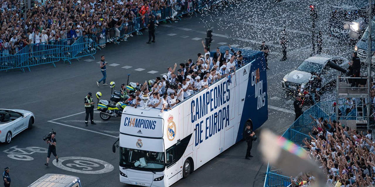 Real Madrid, Şampiyonlar Ligi şampiyonluğunu din adamlarıyla kutladı