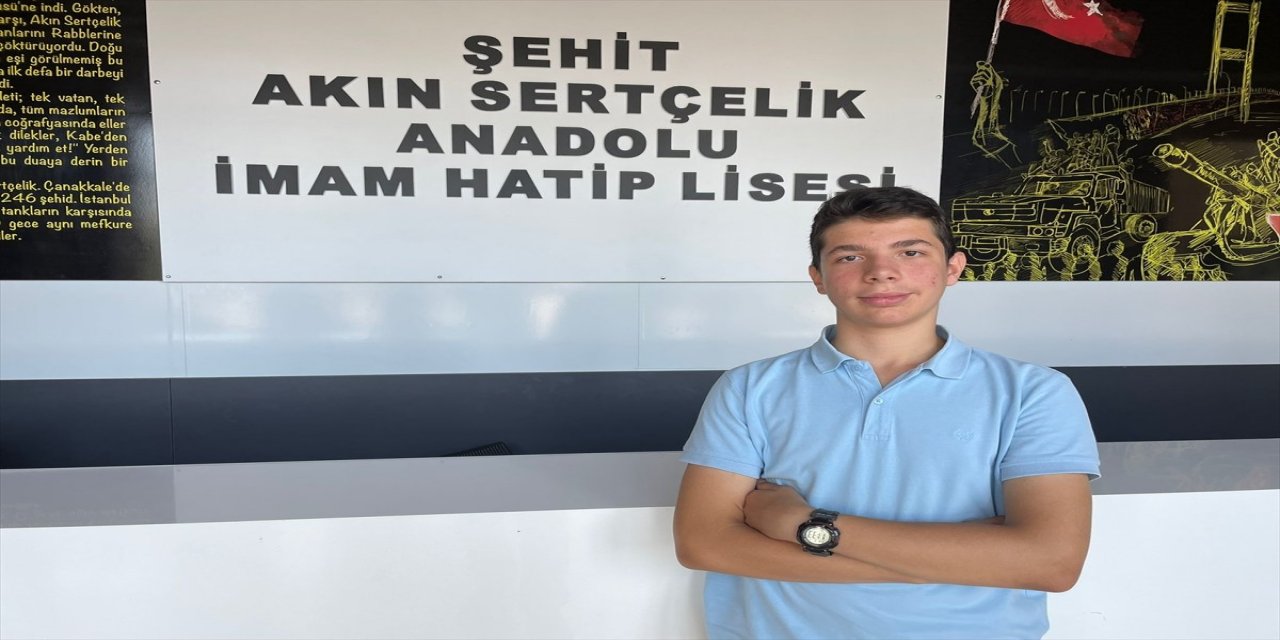 Ataşehir'deki LGS birincisi Abdullah, günde 10 saat ders çalıştı