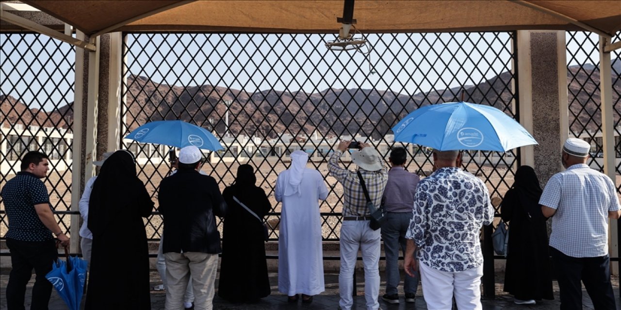 Hac notları: Hacılar Medine'de kutsal mekan ve alanları ziyaret etti