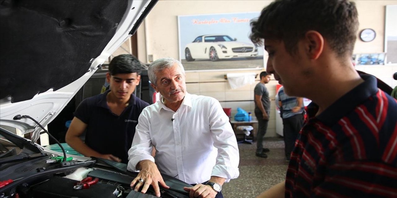 Gaziantep'teki mesleki eğitim öğrencilerinin harçlıkları hem devletten hem belediyeden