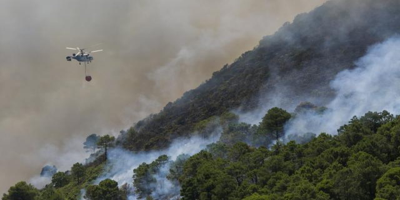 Hava araçları orman yangınlarına müdahale için bu sezon 6 bin 828 saat uçtu