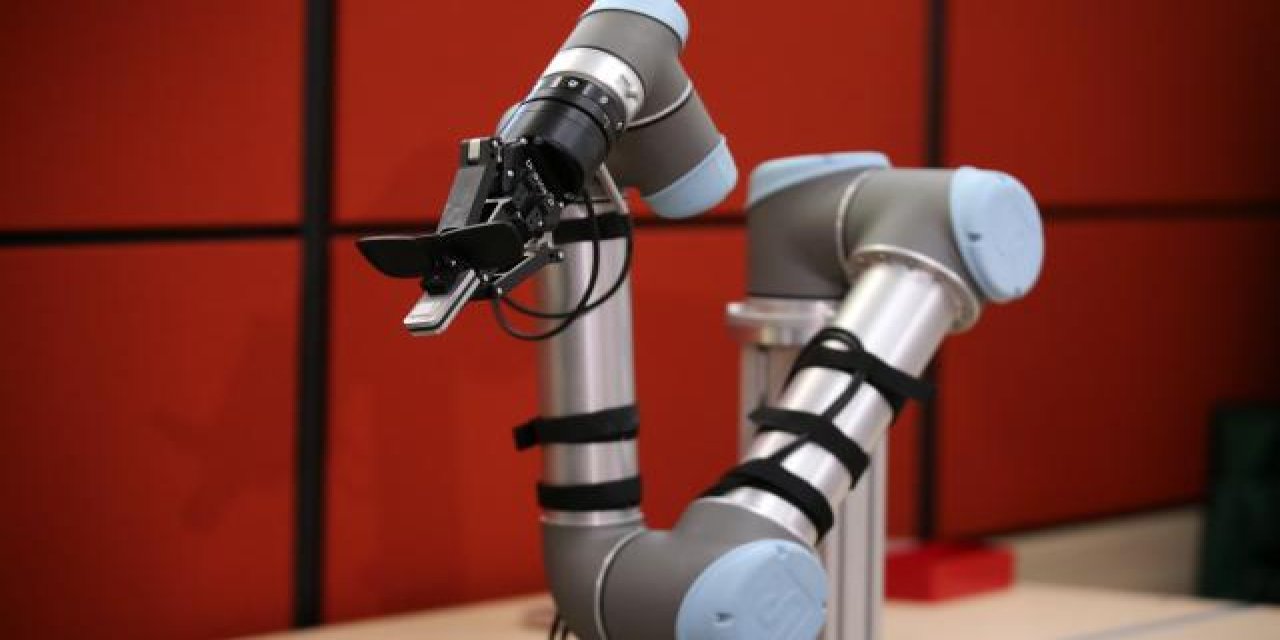 Yapay zekalı 'kalfa robotlar' fabrika işçilerine yardımcı olacak