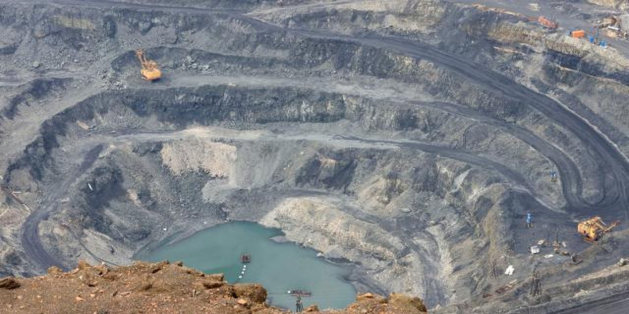 Dünyanın en büyük demir madenlerinden Gar Cibillat'ta çalışmalara başlandı
