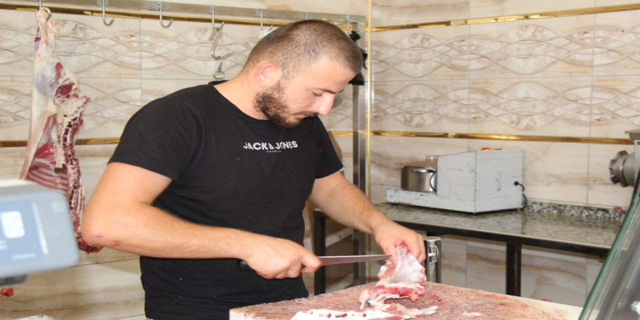 Mardinli kasap etin kilosunu yüzde 30 indirimli satıyor, hem para kazanıyor hem de dua
