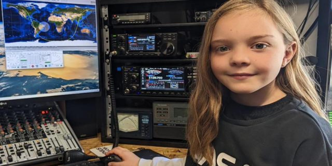 8 yaşındaki Isabella amatör telsiz ile uzaydaki astronotla sohbet etti