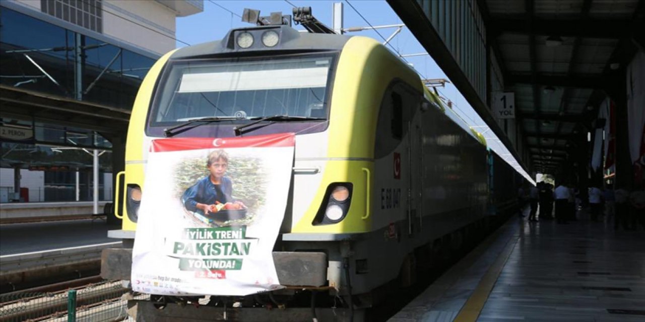Pakistan'a yardım malzemesi taşıyan beşinci İyilik Treni törenle uğurlandı