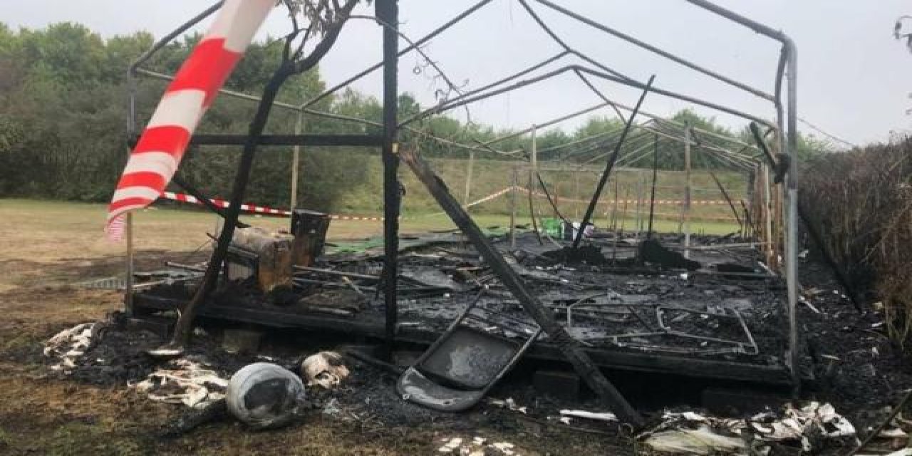 Fransa'da kundaklandığı düşünülen cami tamamen yandı