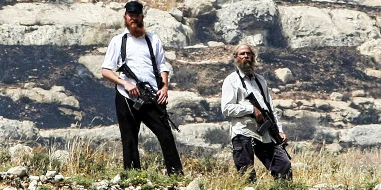 İşgalci Yahudi yerleşimciler Filistinli çiftçilerin yerleşim yerlerini yıktılar