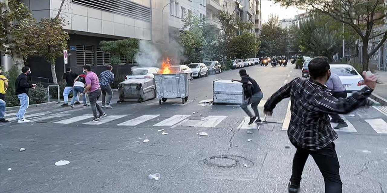 İran, ölümlere yol açan protestoları örgütlü ve terörist eylemler olarak nitelendirdi