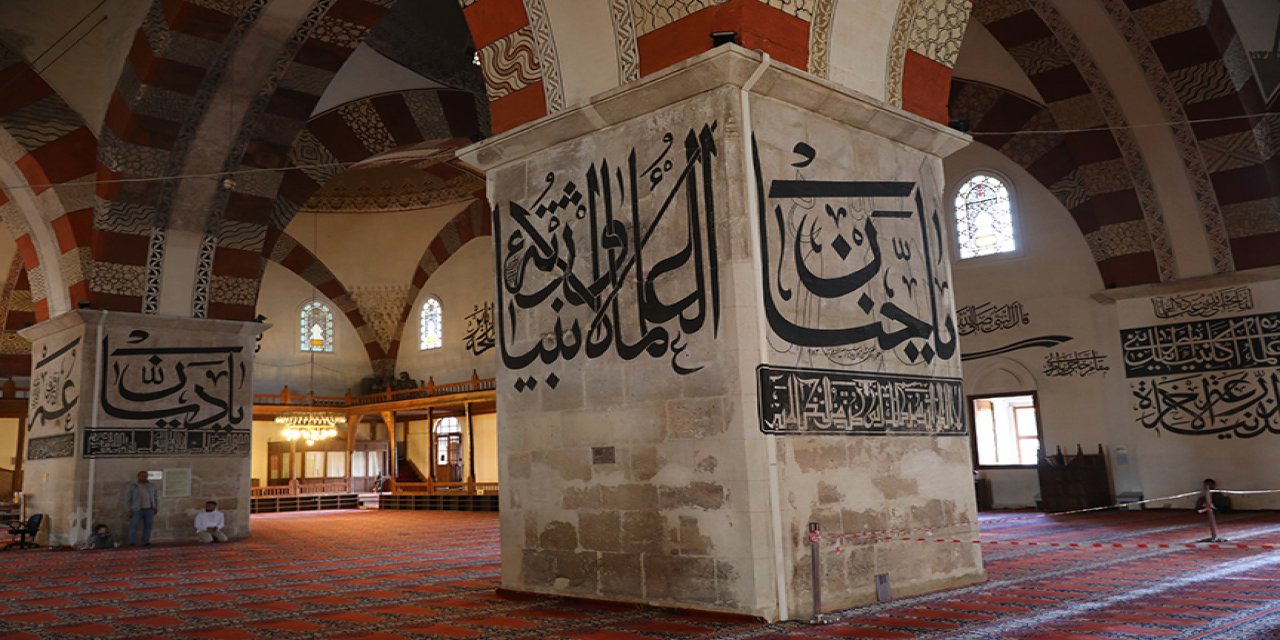 Asırlık camiler Edirne'ye değer katıyor