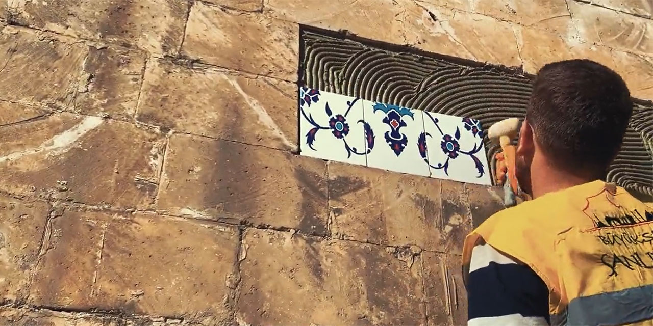 Şanlıurfa Bediüzzaman Mezarlığı'nın duvarları süsleniyor
