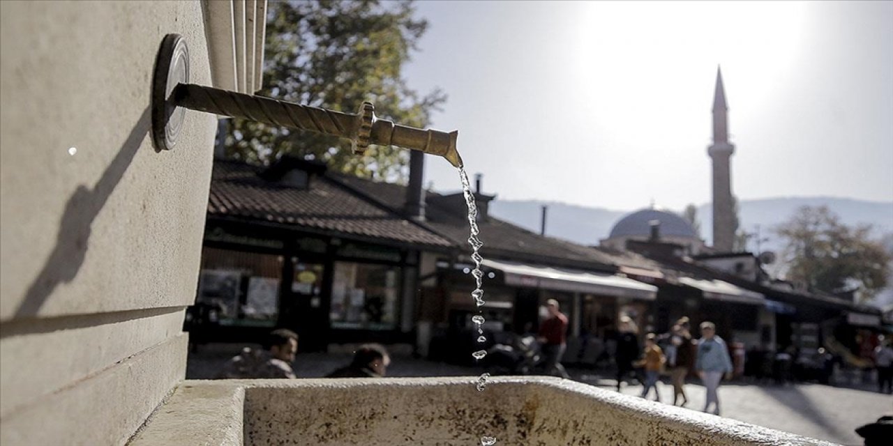 Saraybosna'daki tarihi çeşmelerden akan su, şehrin hayat kaynağı