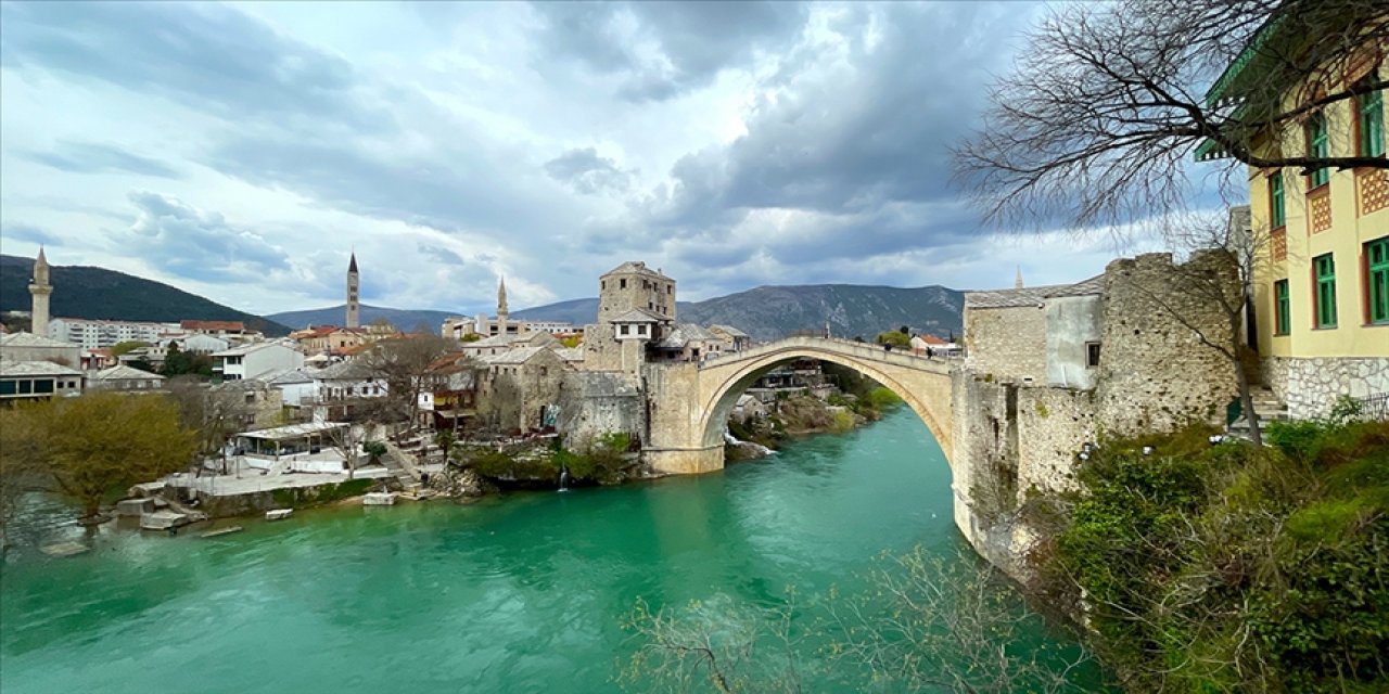 Mostar Köprüsü'nün yıkılışının üzerinden 29 yıl geçti