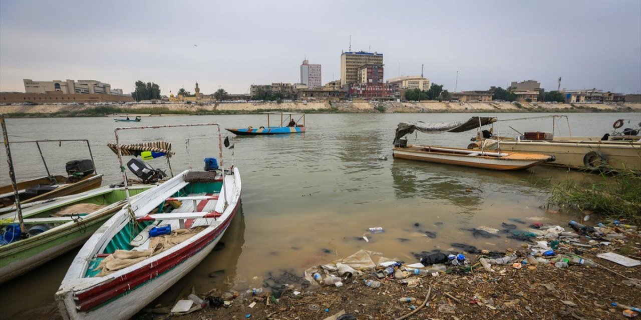 Irak'ta Dicle Nehri'ndeki kirlilik yaşamı tehdit ediyor