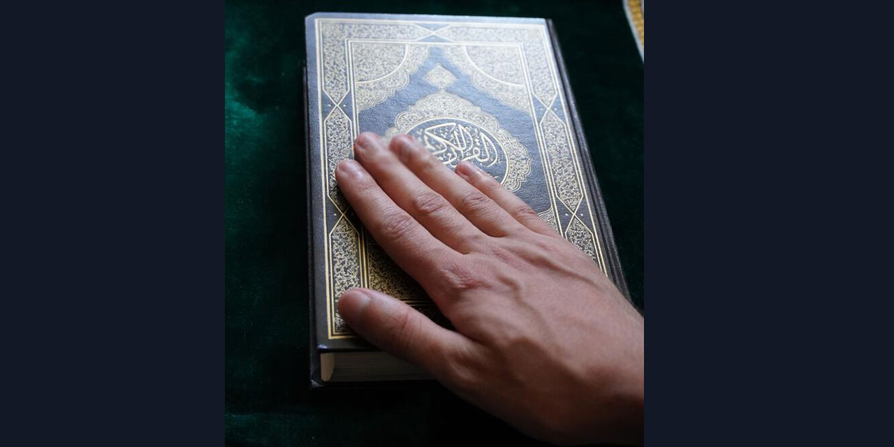 Kur'an'a el basarak yapılan yemin geçerli mi?