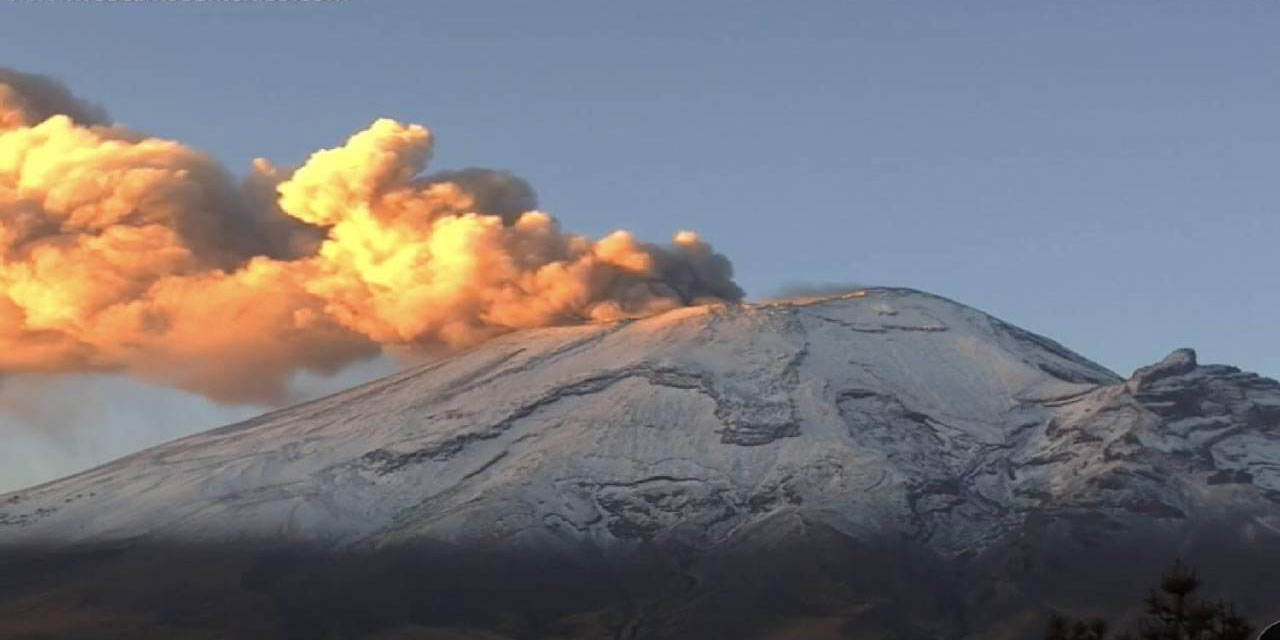 Popocatepetl Yanardağı yıl başından bu yana 476 kere patladı