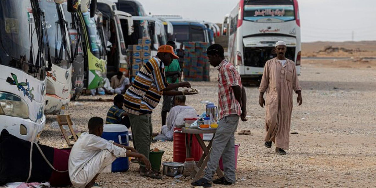 Binlerce Sudanlı Mısır sınırında tutsak kaldı