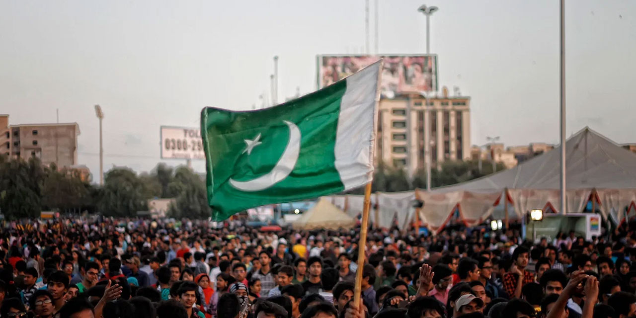 Dünyanın en kalabalık ikinci Müslüman ülkesi Pakistan'ın nüfusu 241 milyonu aştı