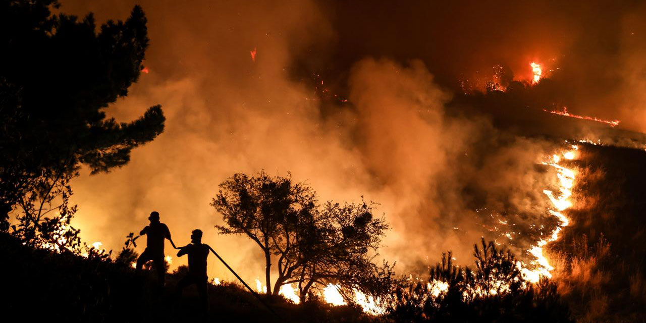 Çanakkale'de yangın söndürülmeye çalışılıyor