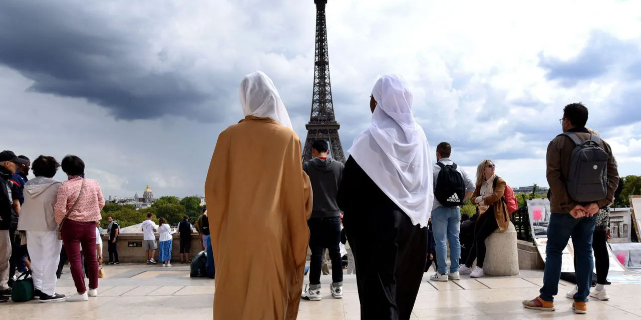 Fransa'nın abaya (uzun elbise) yasağı gerçek bir delilik