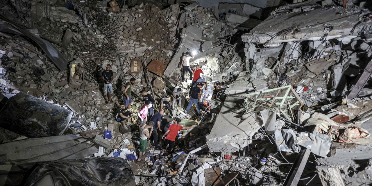 Terörist israil, Gazze'de sivillerin sığındığı tarihi kiliseyi de bombaladı