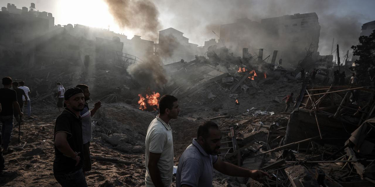 Katil devlet israil, Gazze'deki sivillerin üzerine bomba yağdırmayı sürdürüyor