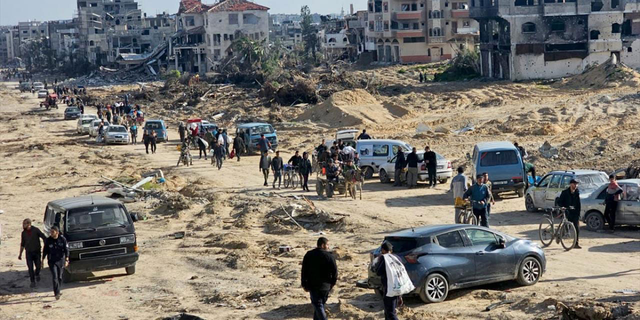 Katiller sürüsü israil ordusunun çekildiği bölgelere dönen Gazzeliler evlerinin yerini dahi bulamıyor