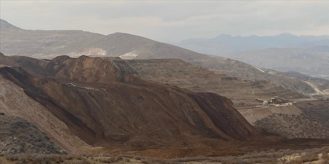 Erzincan'da altın madeninde toprak kayması: 9 işçi kayıp