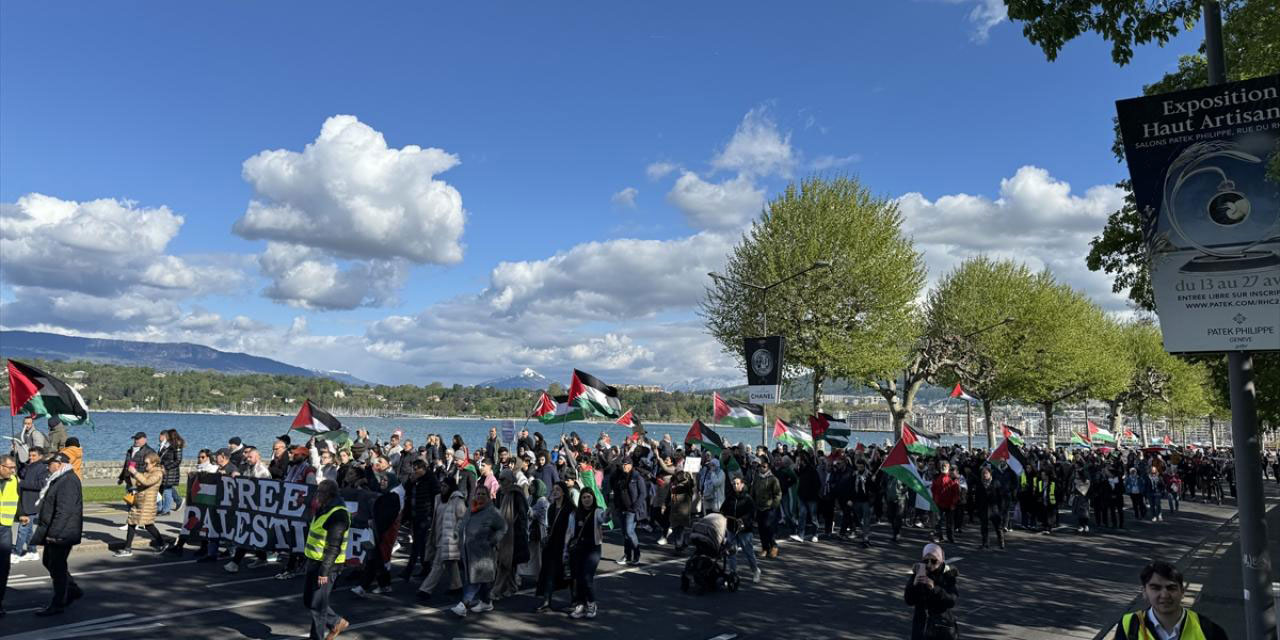 İsviçre'de binlerce kişi Filistin'e destek için yürüdü