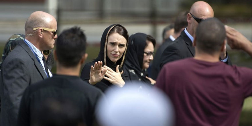 Yeni Zelanda Başbakanı: Müslüman 51 şehidimizi her zaman hatırlayacak ve minnetle anacağız