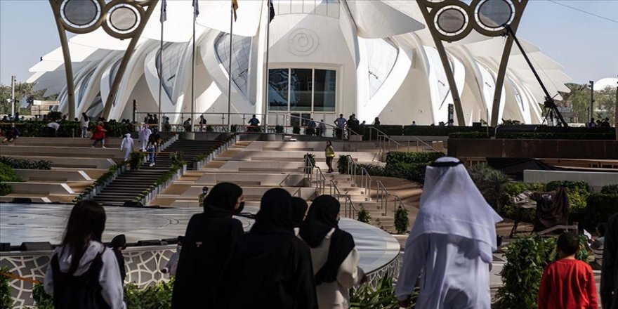 Birleşik Arap Emirlikleri, hafta sonu tatilini 2,5 güne çıkardı