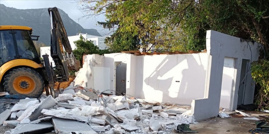 İşgalci İsrail, Filistinli bir ailenin daha evini yıktı