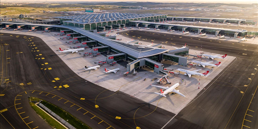 İstanbul Havalimanı'nda salgın döneminin en yüksek yolcu sayısına ulaşıldı