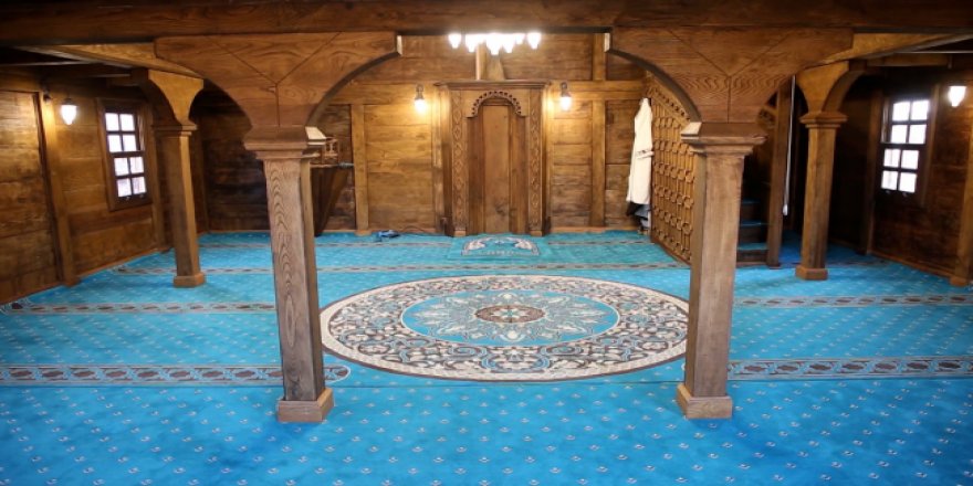 Restorasyonu tamamlanan çivisiz Sarnıç Cami ibadete açıldı