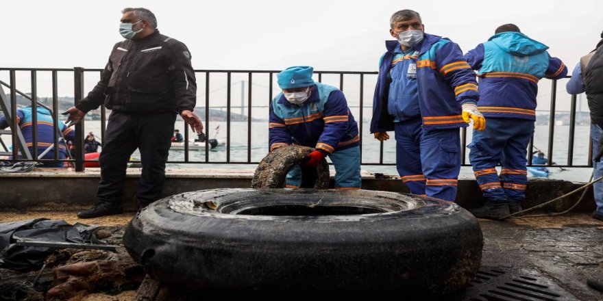İstanbul'da deniz dibindeki atıklar temizleniyor