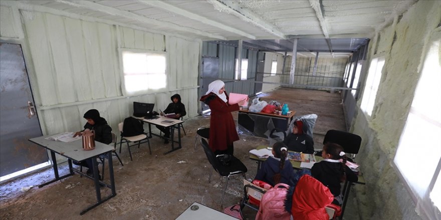Batı Şeria’da aktivistlerce yapılan prefabrik okul 'İsrail’in yıkım tehdidiyle' karşı karşıya