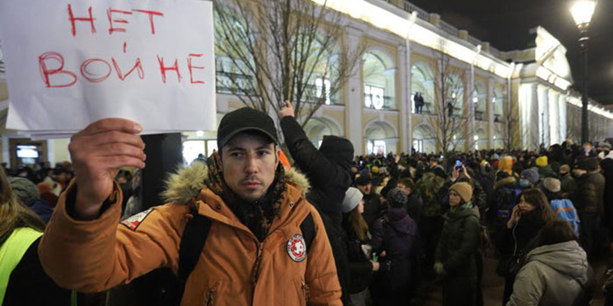 Rusya'da 'savaşa hayır' gösterileri sürüyor