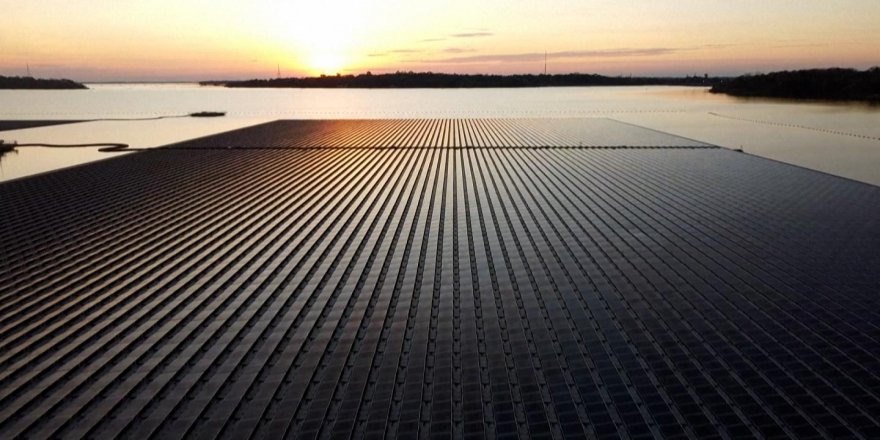 Tayland'da 'dünyanın en büyük yüzen güneş panelleri tesisi'