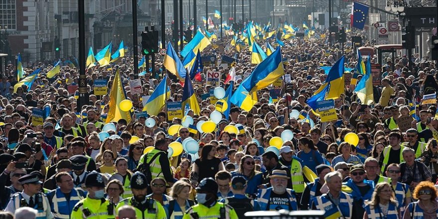 Zelenskiy'nin çağrısının ardından Londra'da 'Ukrayna'ya destek gösterisi' düzenlendi