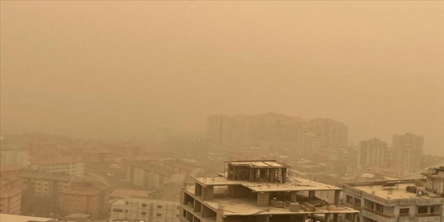 Şırnak'ta toz taşınımı etkisini sürdürüyor