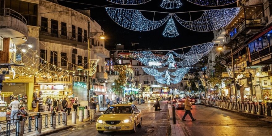Ürdün'de 'ramazanın aydınlığı' caddeleri süslüyor