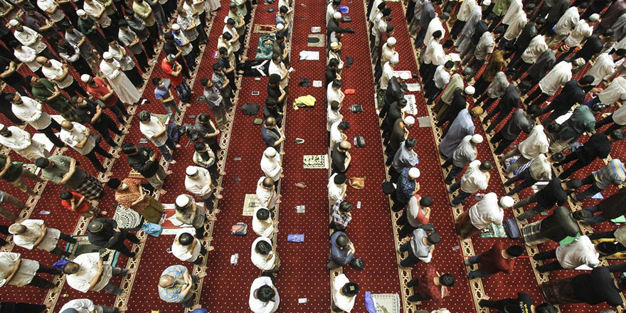 Endonezya'da Müslümanlar Kuran-ı Kerim'in nüzulü için toplandı