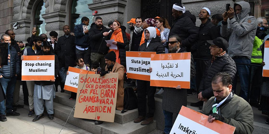 İsveç'te Kur'an-ı Kerim yakma provokasyonu protesto edildi