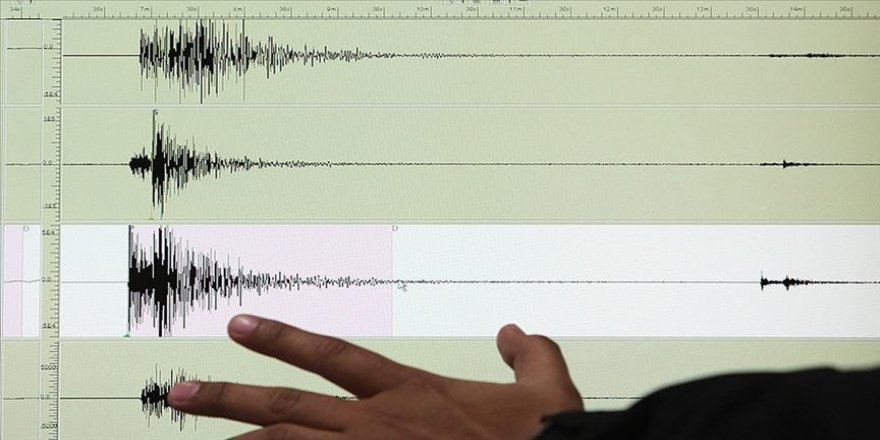Endonezya'da 6,6 büyüklüğünde deprem oldu